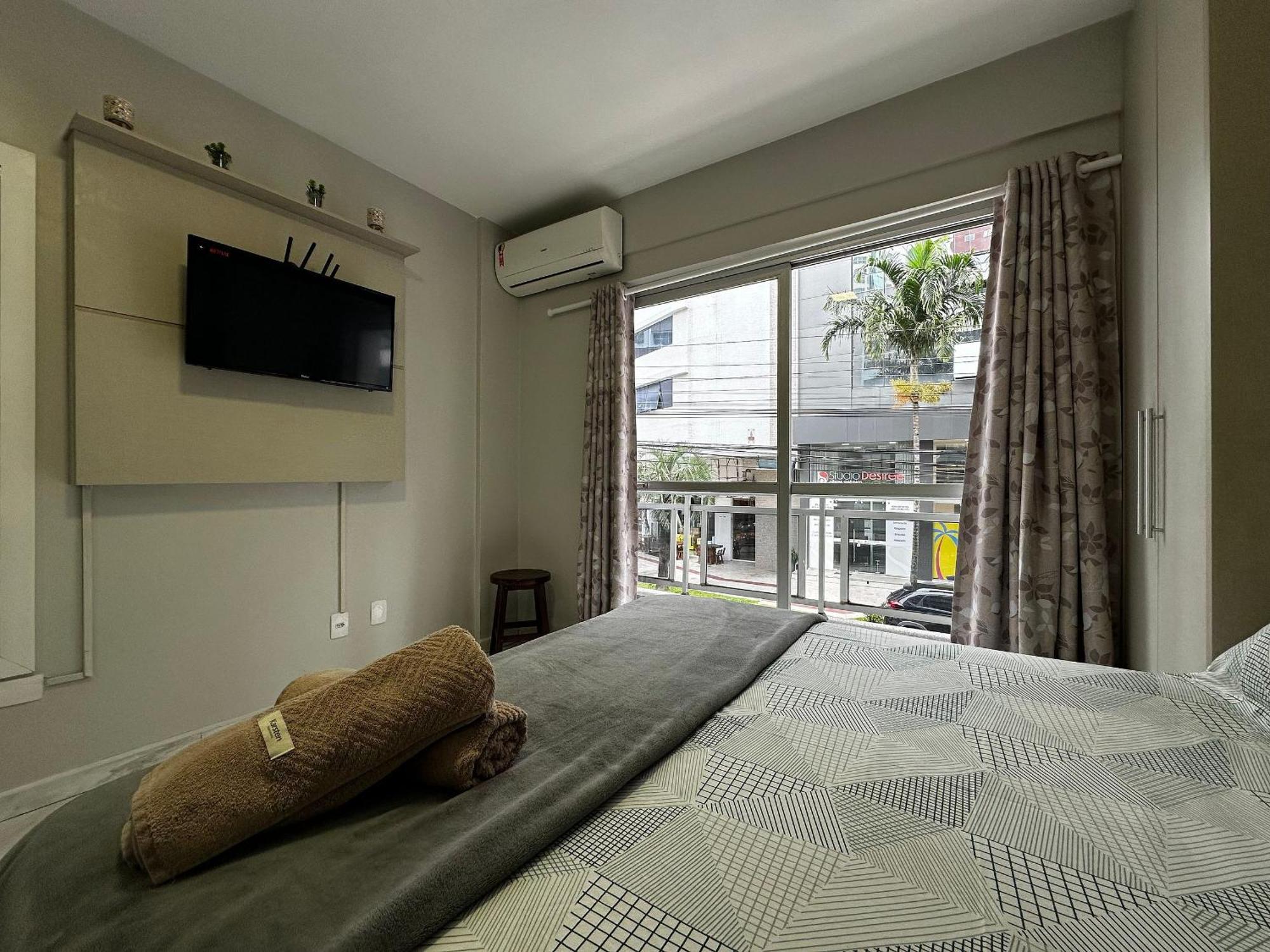 Ma01- Kitnet Com Ar | Vista Big Wheel | Garagem Apartment Balneario Camboriu Exterior photo